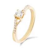 Pierścionek z diamentami